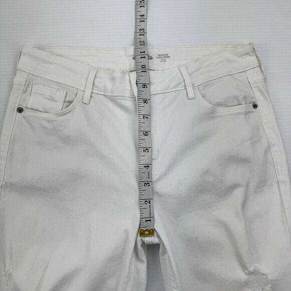 Old Navy Rockstar Super Skinny Jeans Size 10 White Mid Rise Distressed Raw Hem - Picture 8 of 9